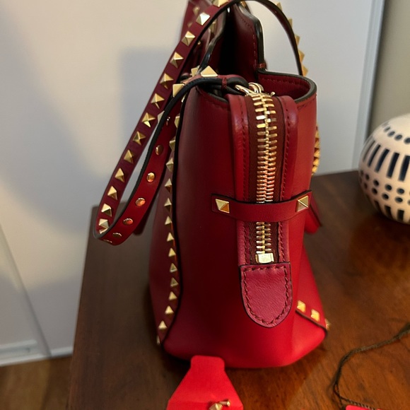 Authentic Valentino Tote - Picture 3 of 11